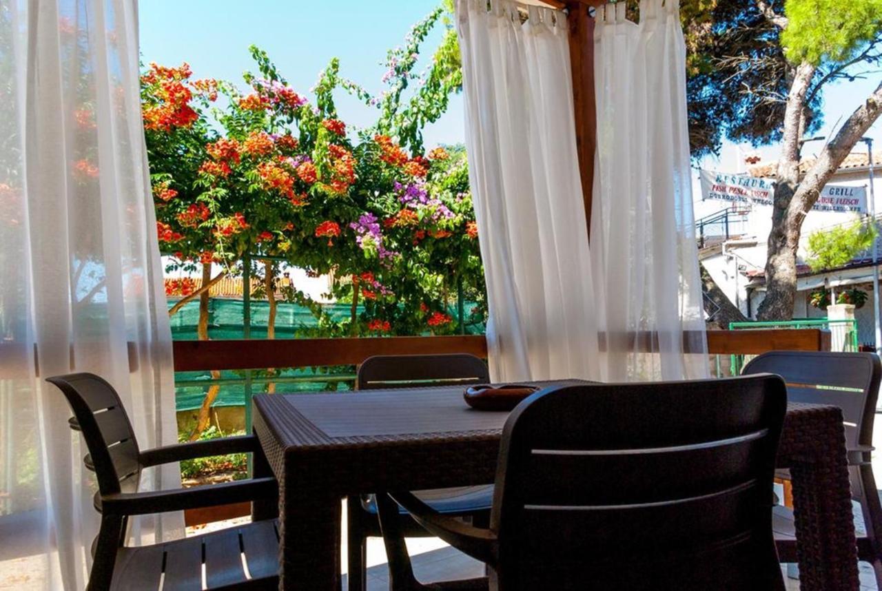 Villa Mediterranea - Apartments Medulin Kültér fotó