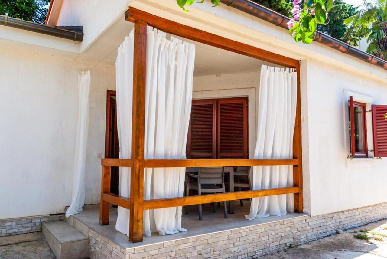 Villa Mediterranea - Apartments Medulin Kültér fotó